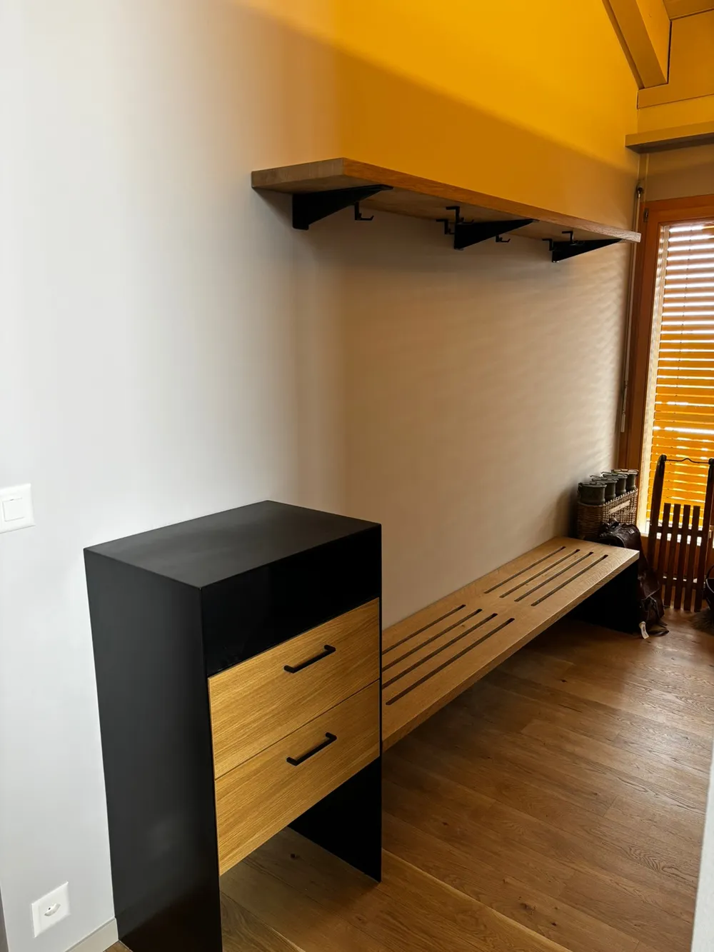 Mobilier Chêne et Acier thermo laqué – photo 1