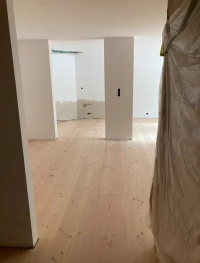Parquet pin à lames larges