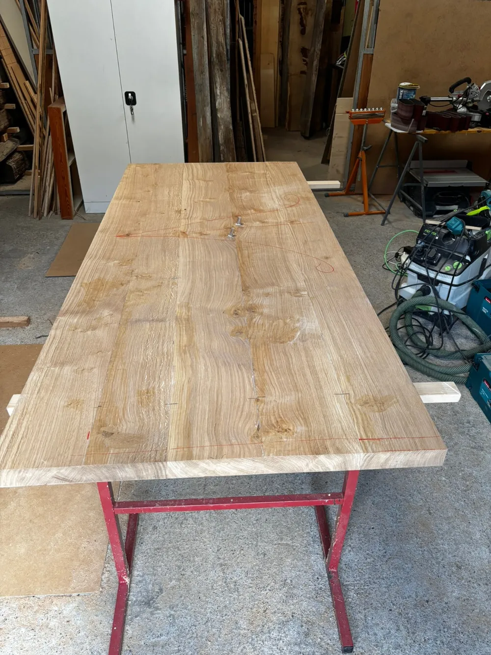 Table chêne massif et pied en acier thermo laqué – photo 3