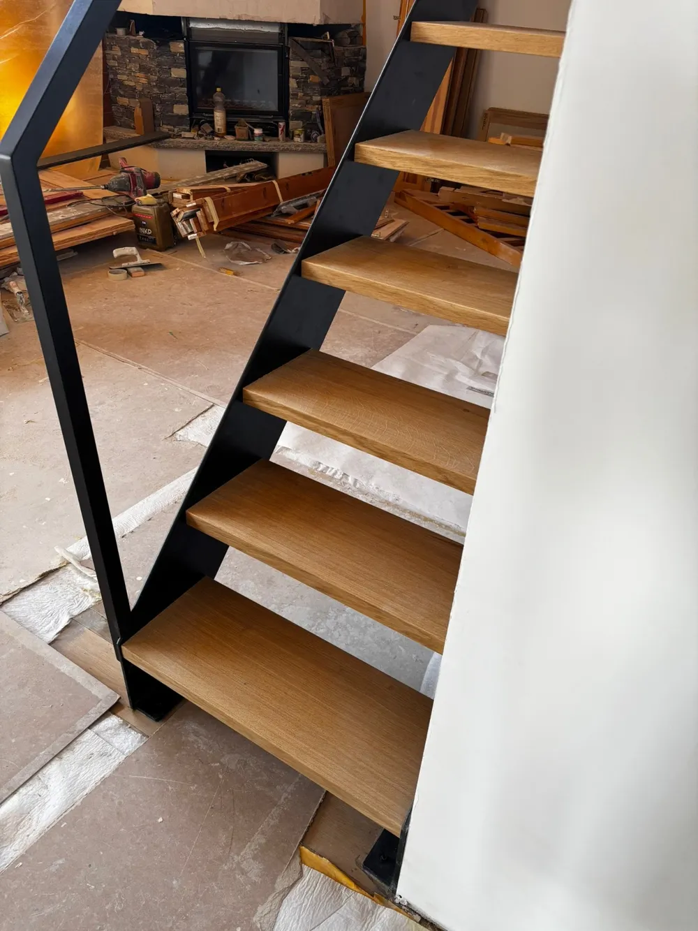 Escalier chêne et acier Thermo laqué – photo 6