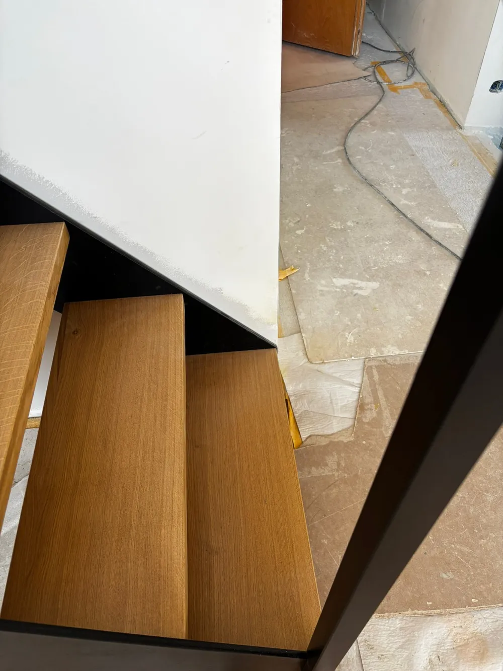 Escalier chêne et acier Thermo laqué – photo 8