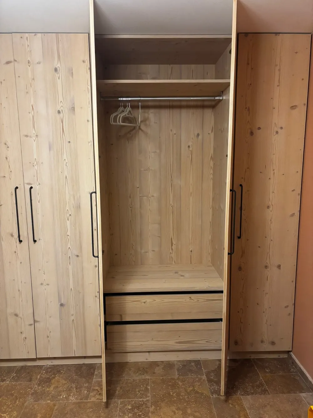 Aménagement buanderie et dressing sur mesure – photo 8